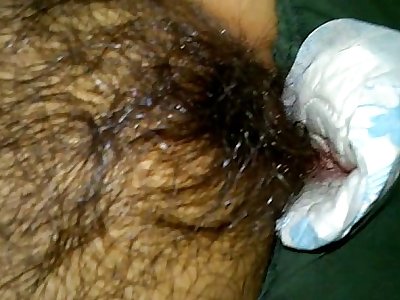 Indian Pinki Bhabhi in periods showing by husband Jeet